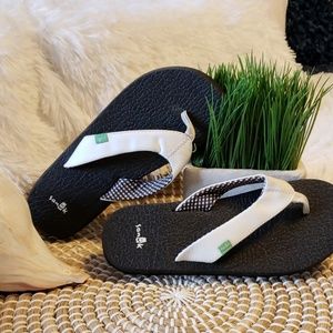 Sanuk flip flops